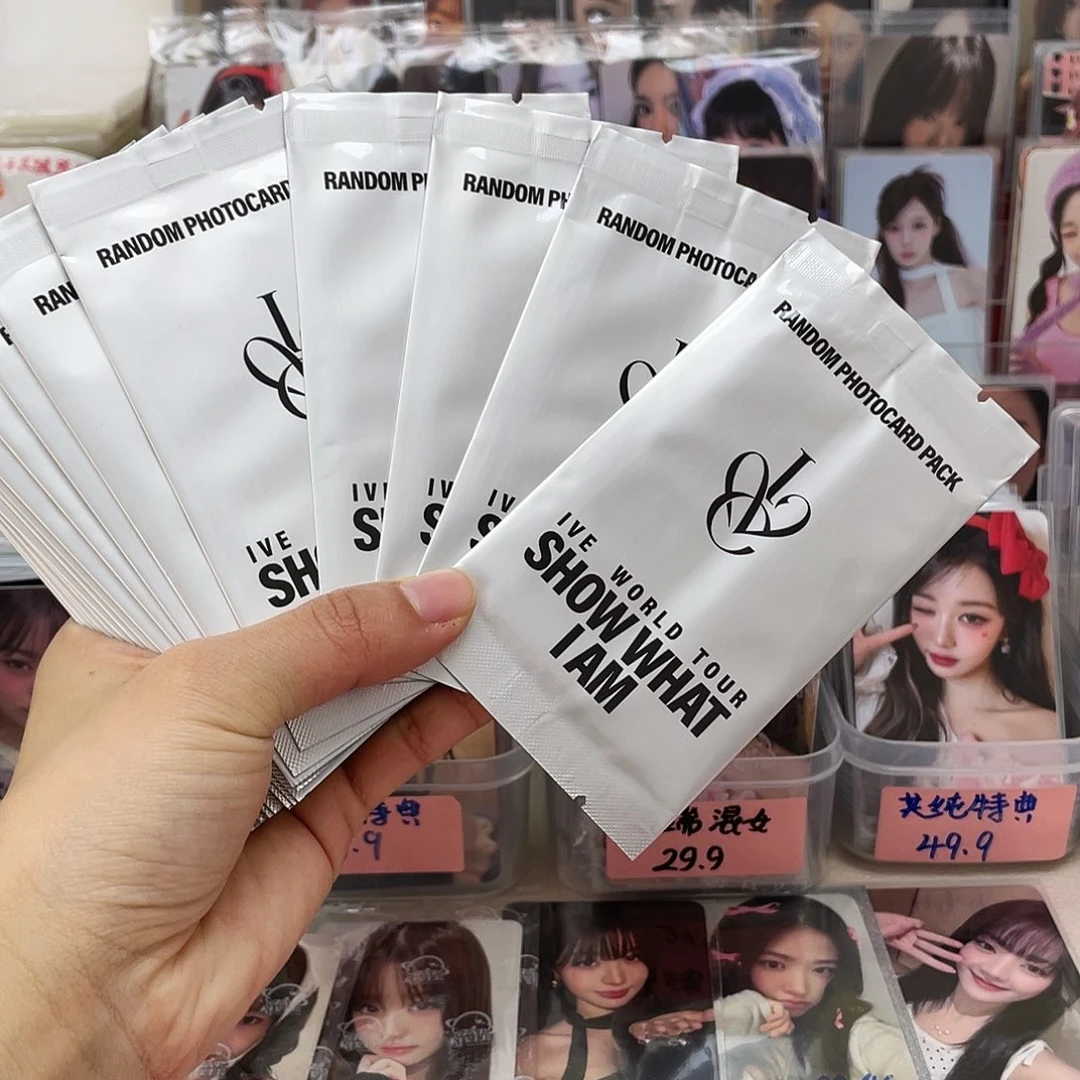 芙二巡场周随机卡一包