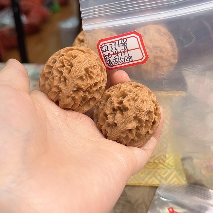 文玩核桃把件苹果园