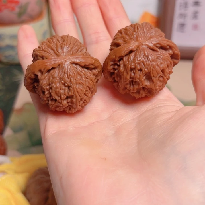 吊坠文玩核桃高配精对白狮子经典红皮系列