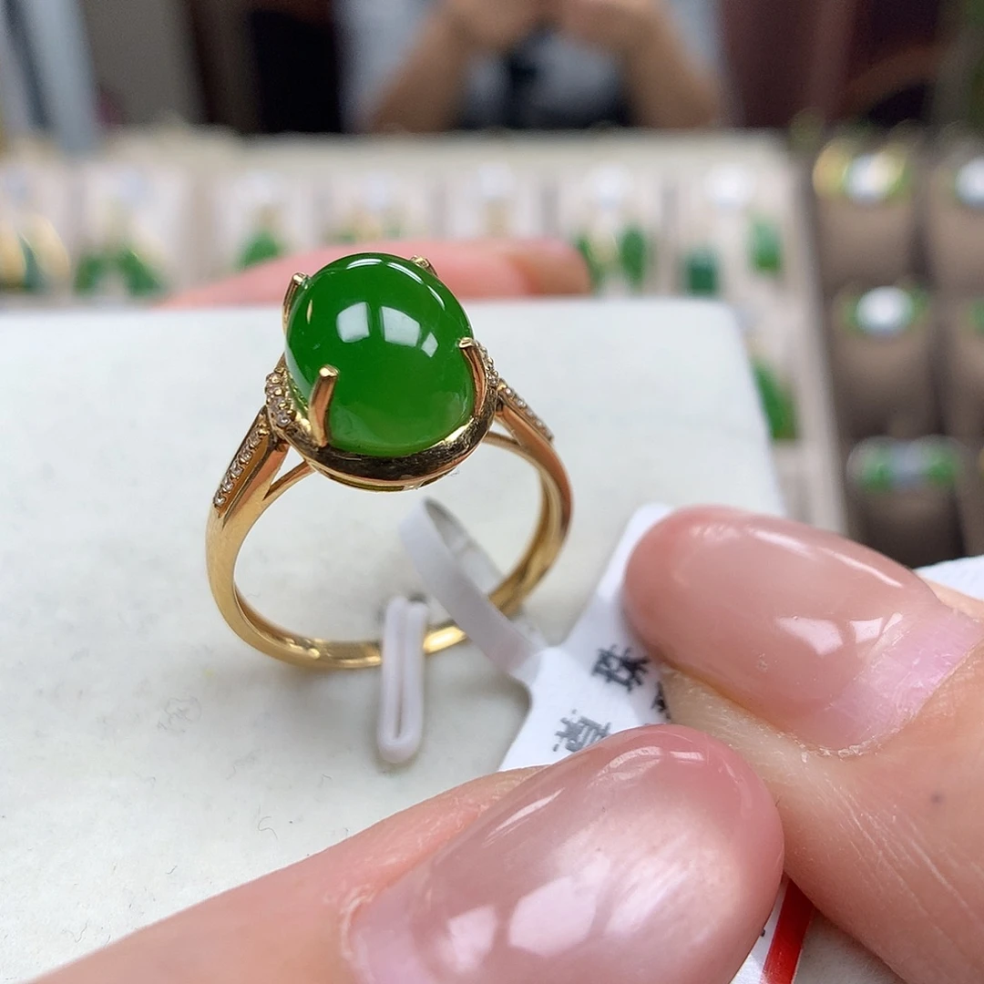 18K金镶嵌戒指和田玉810
