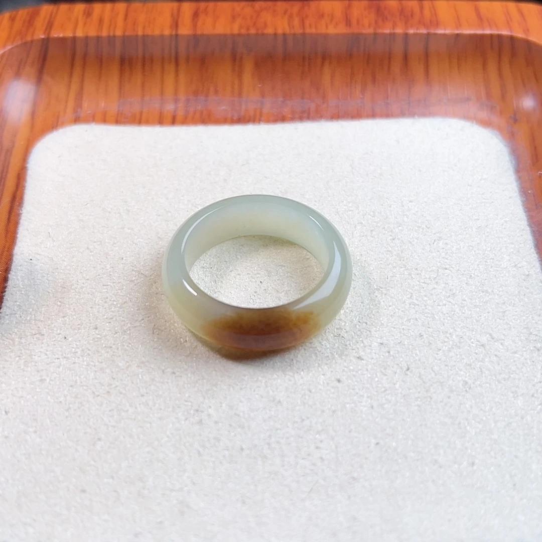 和田玉未镶嵌戒圈