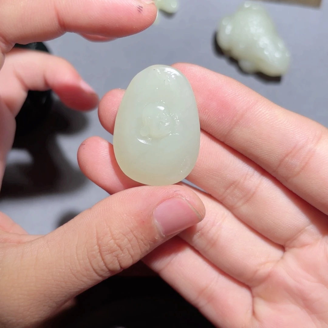 和田玉手链未镶嵌黑****8