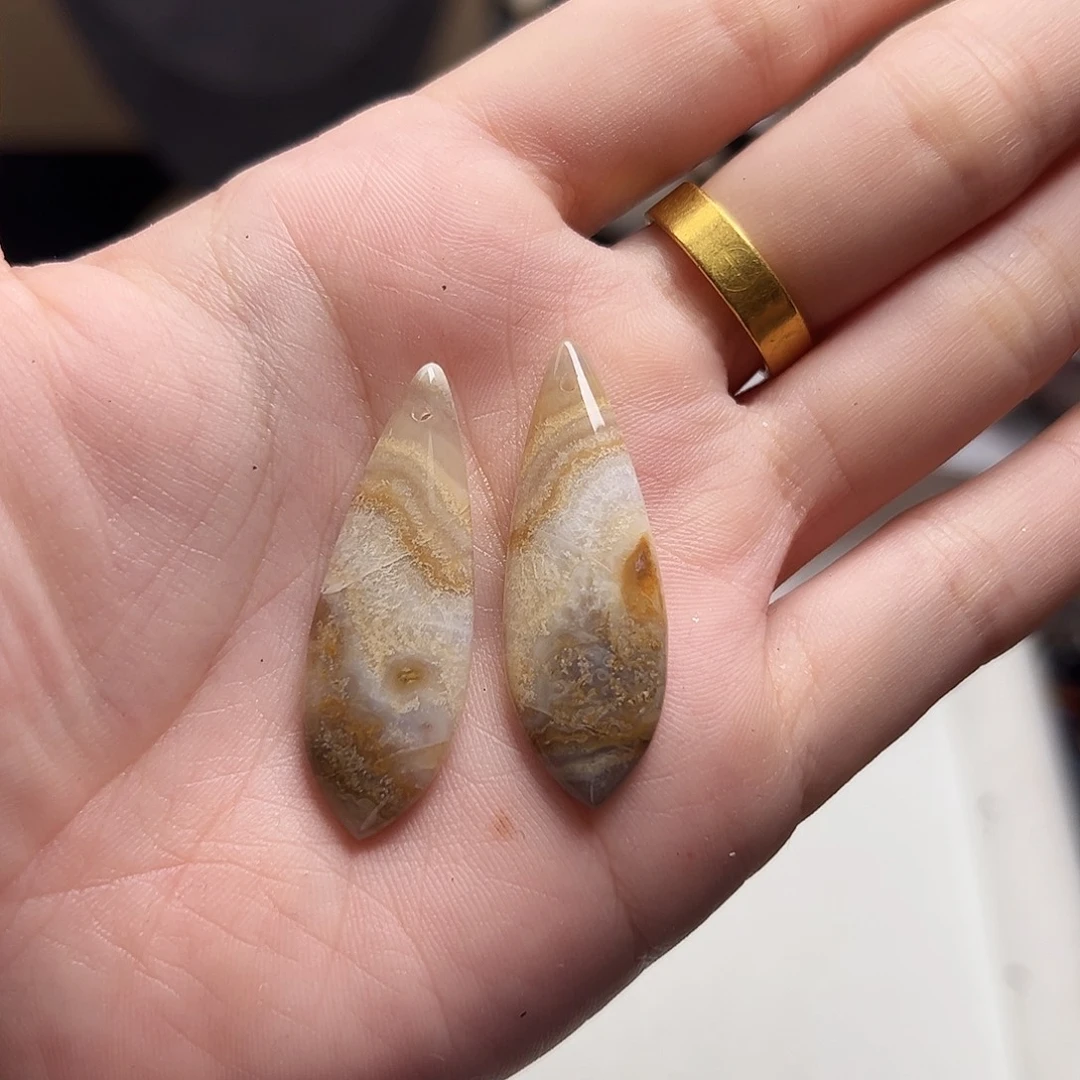 玛瑙/玉髓合金珠宝半成品d75 38*13m 玛瑙水滴一堆