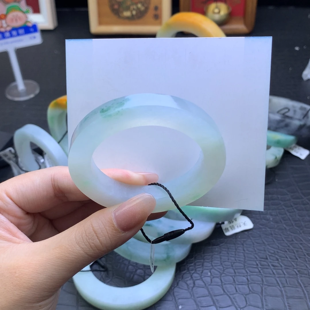 定制翡翠未镶嵌翡翠手镯