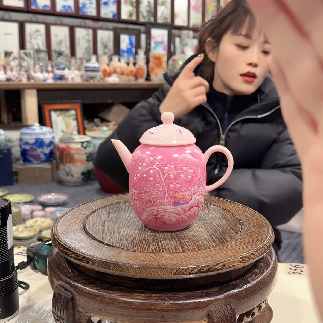 摆件瓷//////景德镇陶瓷瓷器。