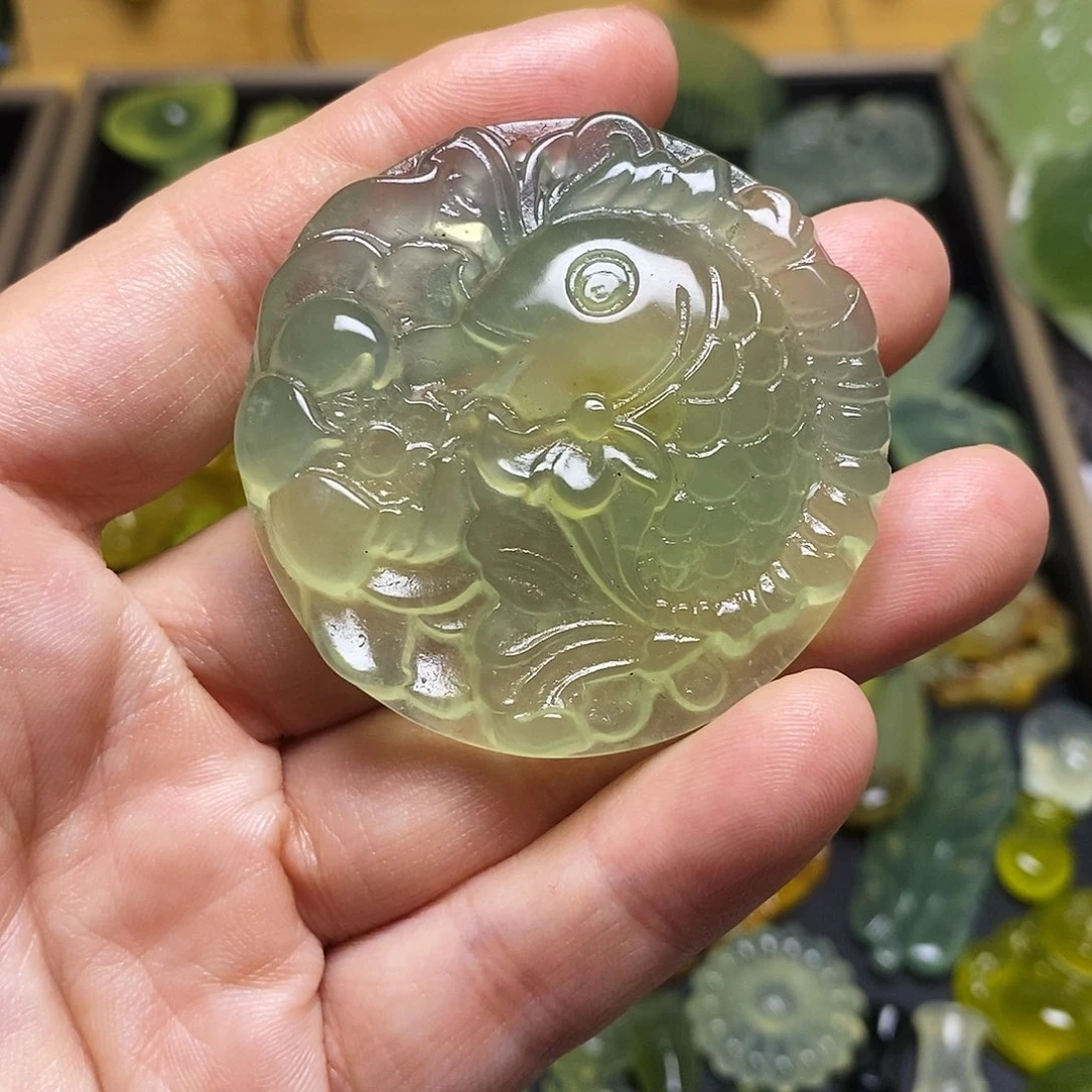 蛇纹石玉未镶嵌颈饰