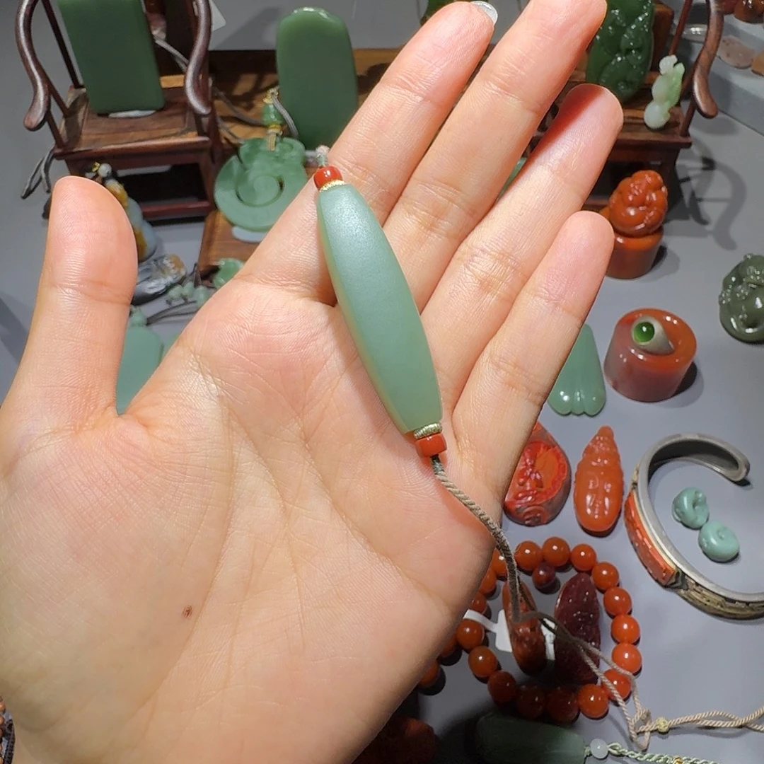 翘***狗和田玉（碧玉）未镶嵌颈饰粉青-勒子