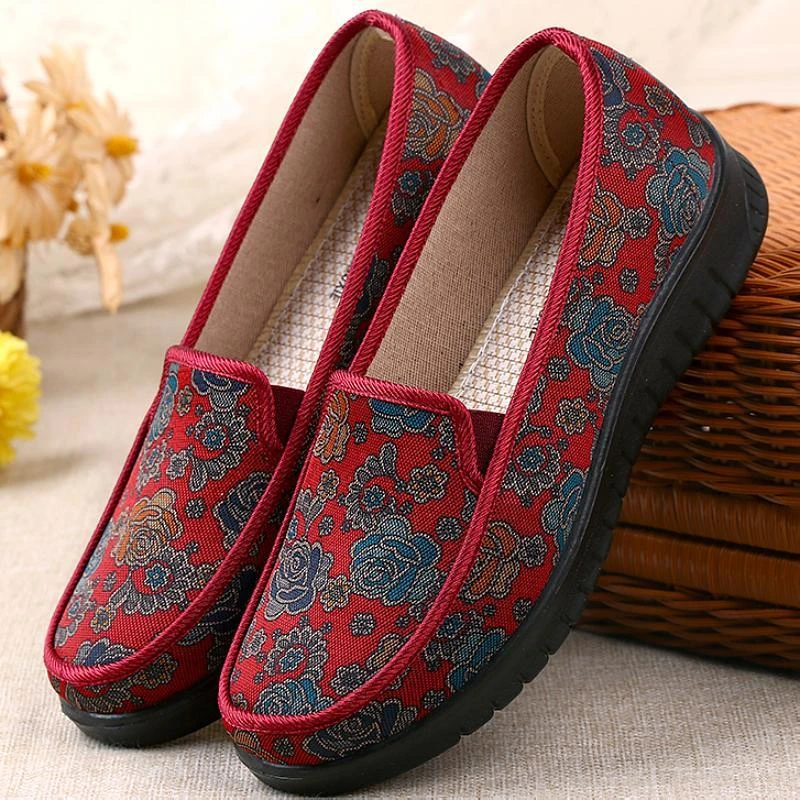 中老年妈妈鞋女春秋单鞋老北京布鞋平底老人鞋防滑软底休闲奶奶鞋