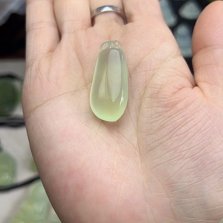 菟***忧合金岫玉颈饰吊坠