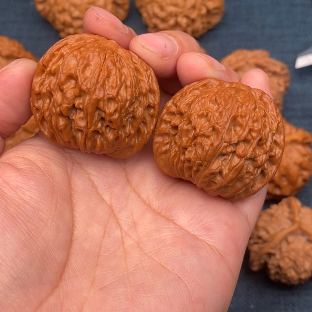 文玩核桃把件39毕业山地无药红皮蝴蝶磨全品