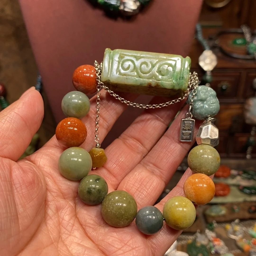 翡翠吊坠(赠链)未镶嵌