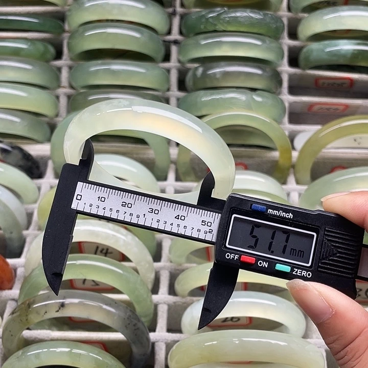未镶嵌蛇纹石玉手镯30