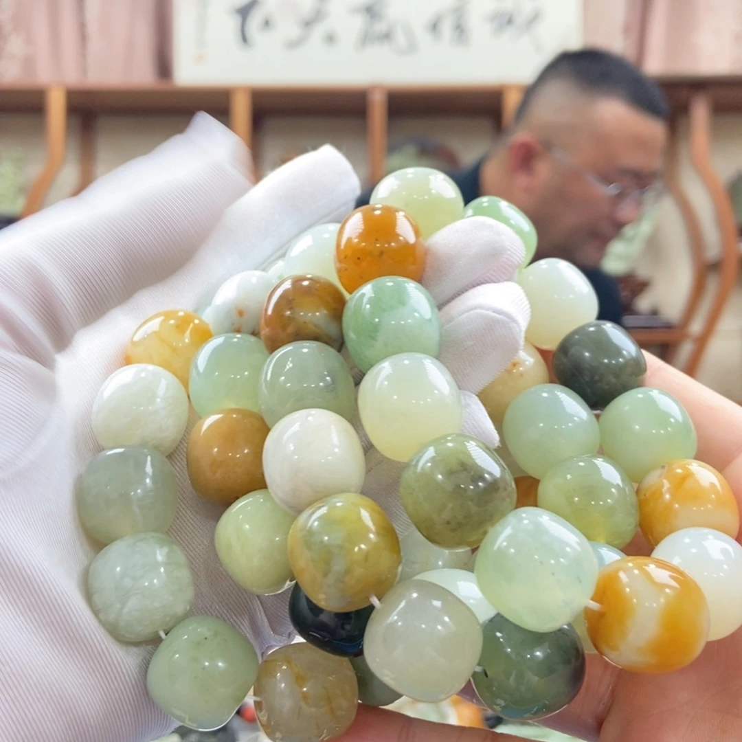 蛇纹石玉未镶嵌手串（多样性发一件