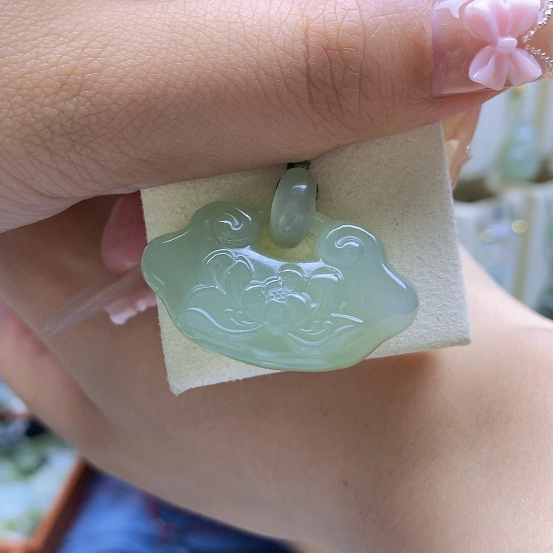 和田玉未镶嵌颈饰@****?