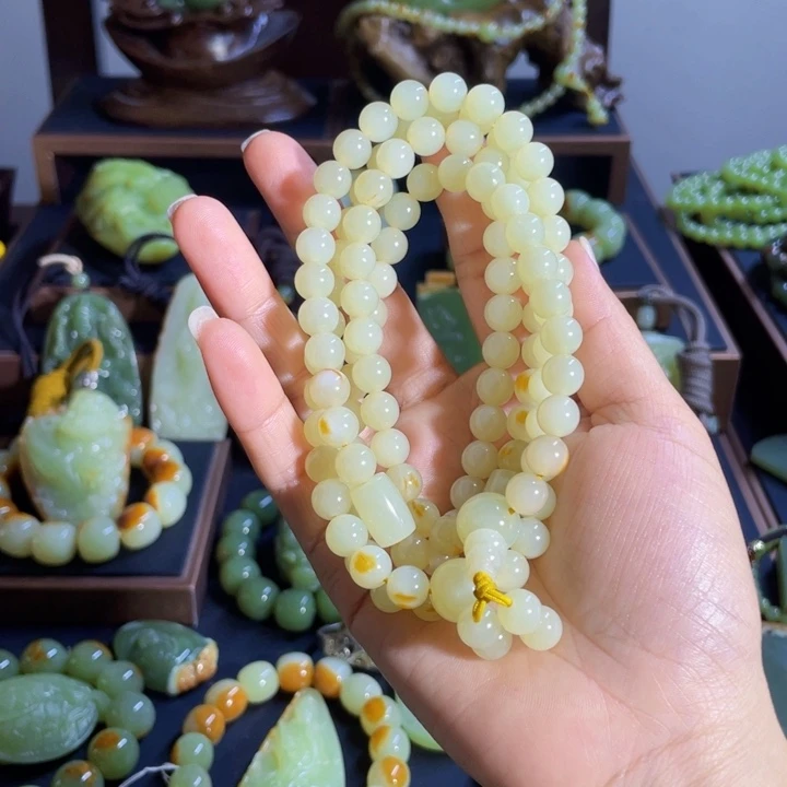 和田玉颈饰未镶嵌超****）