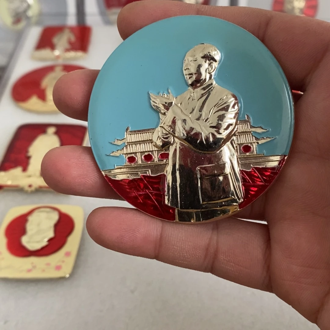 铝红色纪念章安门拍手