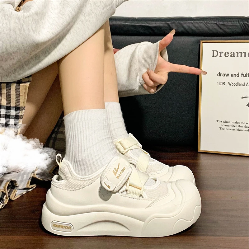 回力圣水洞周末超火小白鞋厚底透气女鞋2025秋季镂空魔术贴大头鞋