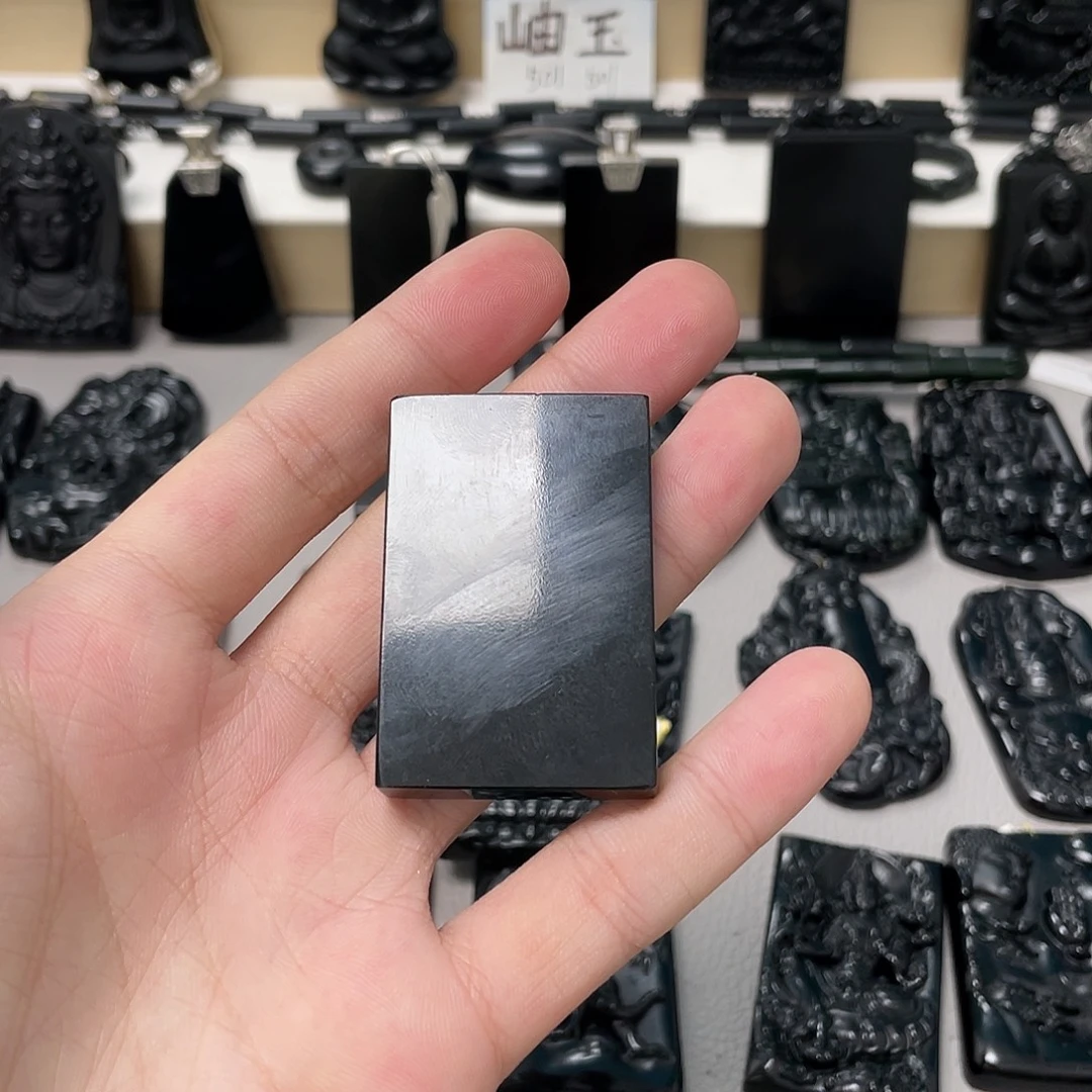 阿***飒蛇纹石玉未镶嵌吊坠