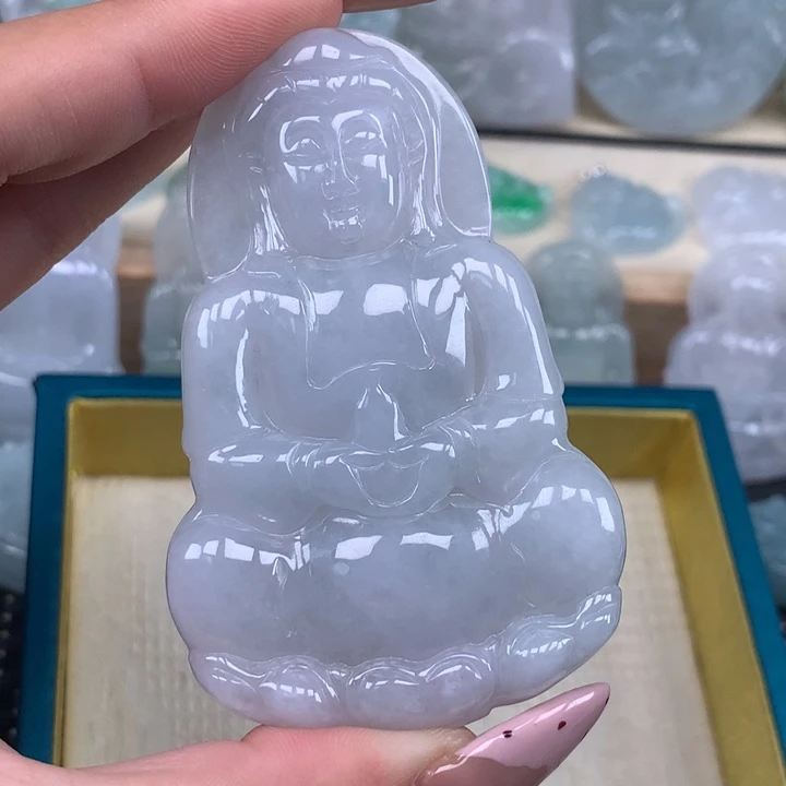 颈饰未镶嵌翡翠观音