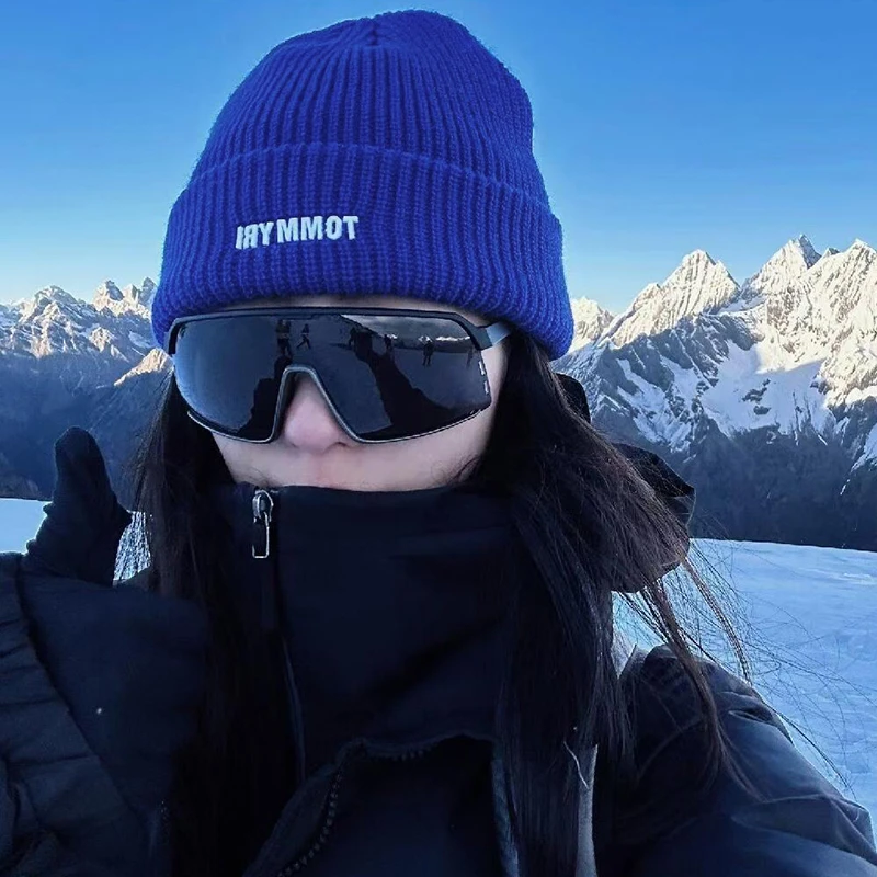 川西高级感旅游登山毛线帽子女款秋冬季针织帽氛围感蓝色保暖冷帽