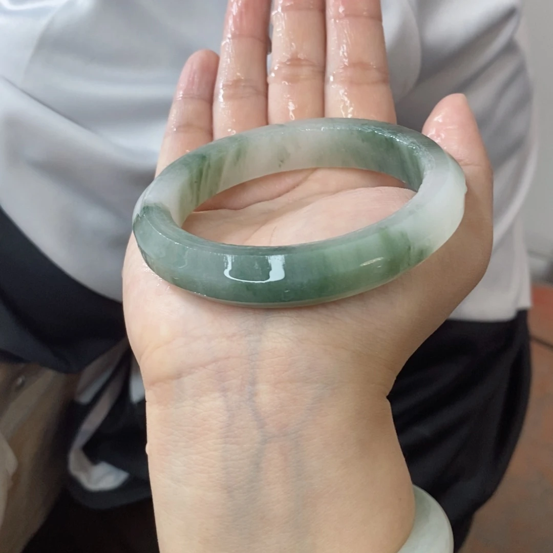 石英质玉手镯未镶嵌我**贝定制