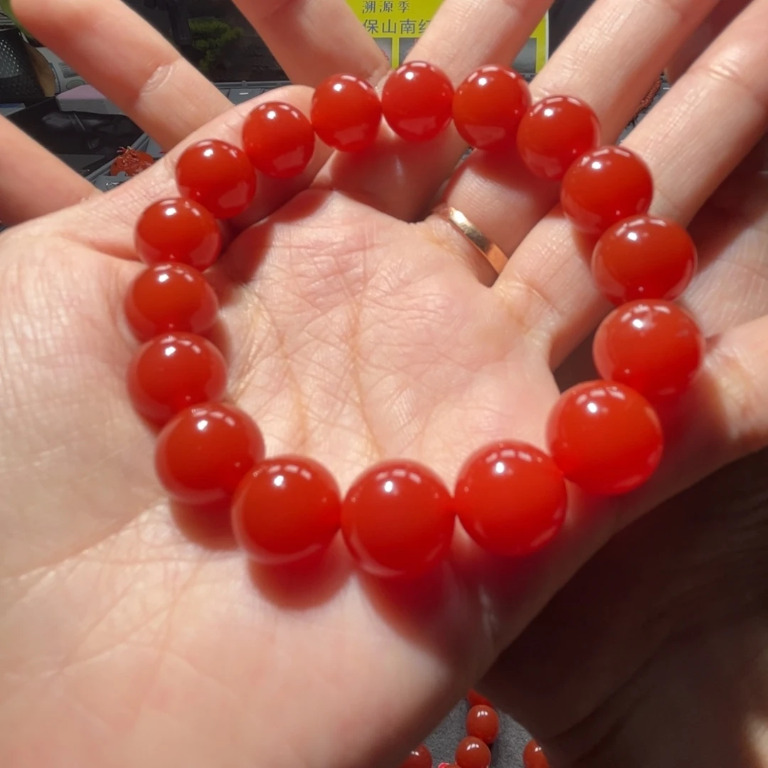与***开未镶嵌定制南红玛瑙