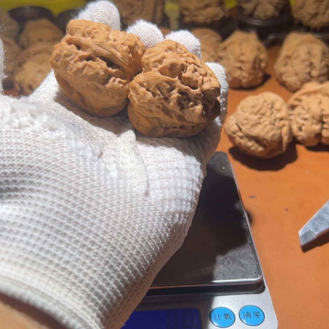 漫***漫吊坠文玩核桃山地娃