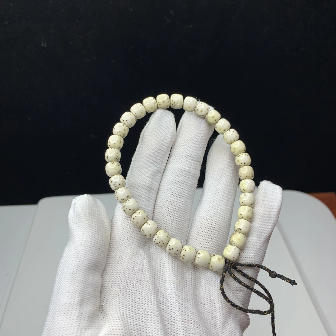 星月菩提原脂瓷白精挑同枝果8-7手持小通体留白