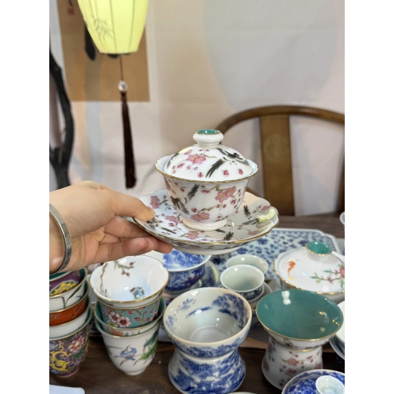 珐琅彩喜上眉梢三才盖碗