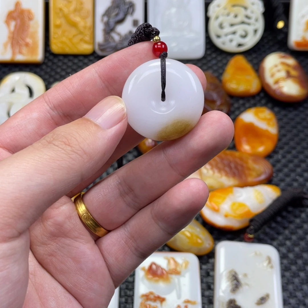 颈饰未镶嵌和田玉