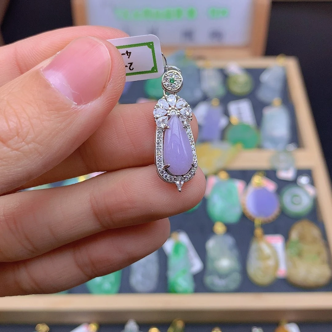 翡翠颈饰未镶嵌翡翠