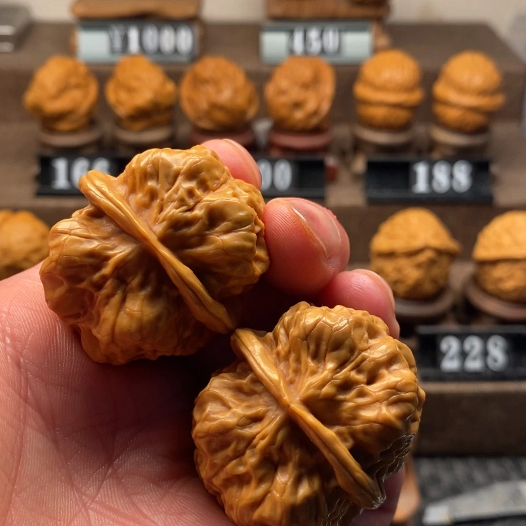 文玩核桃把件I****n铁核桃