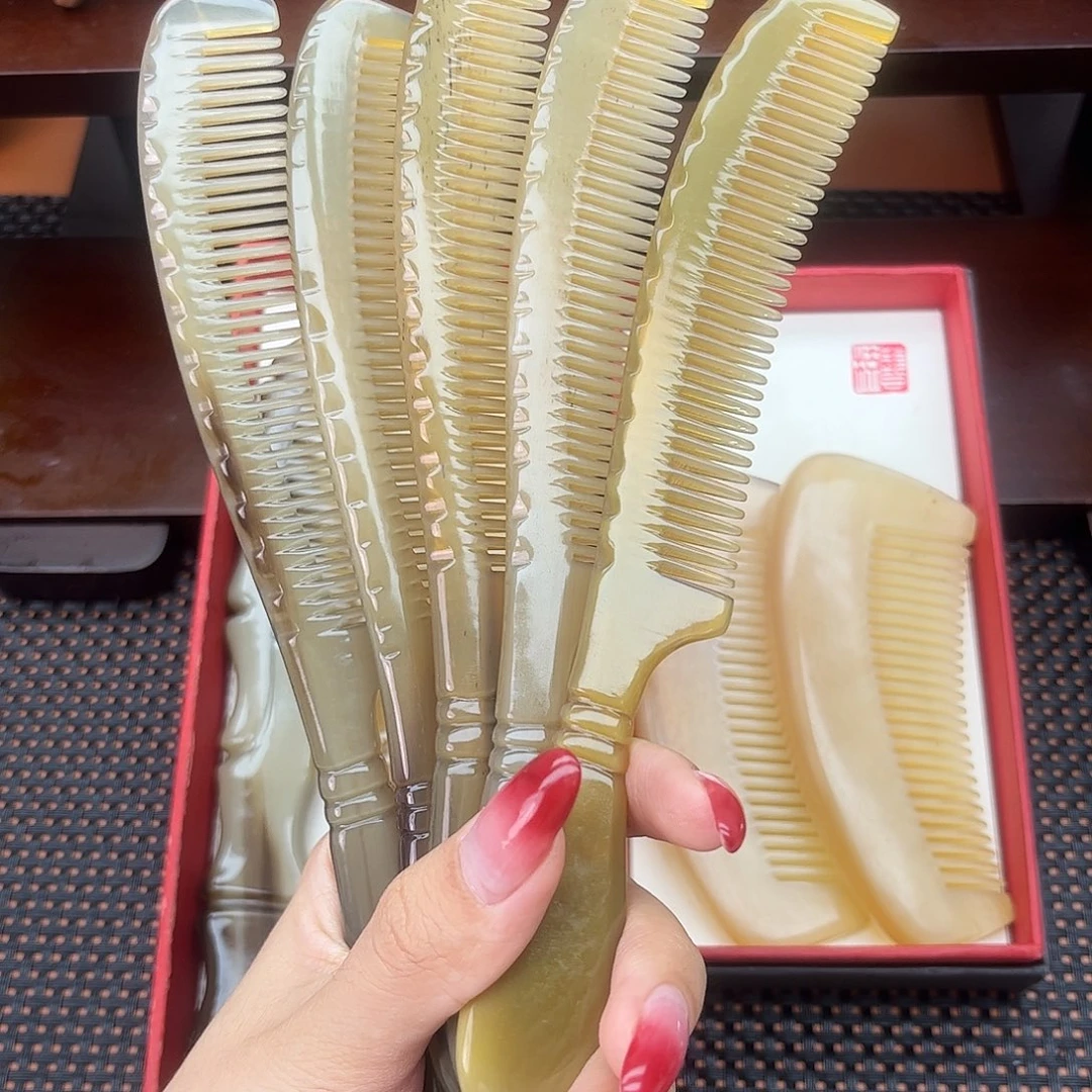 手工制作纯牛角梳子