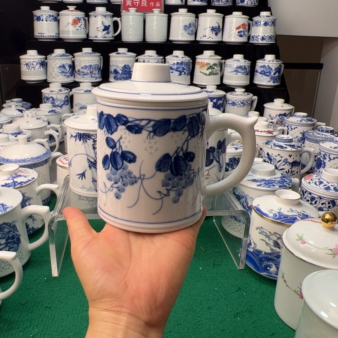 摆件景德镇手绘硕果累累办公杯