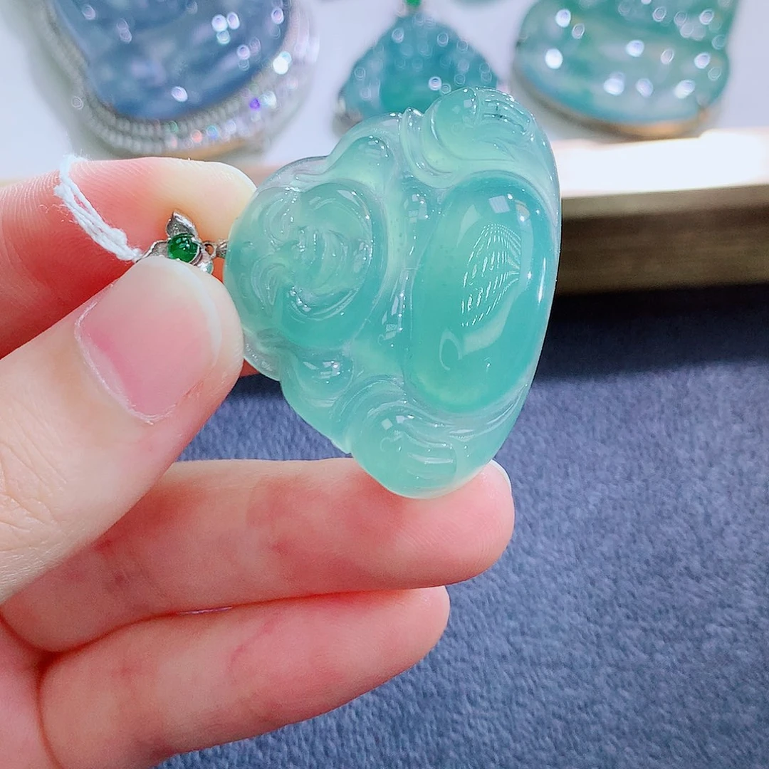 翡翠18K金镶嵌颈饰翡翠
