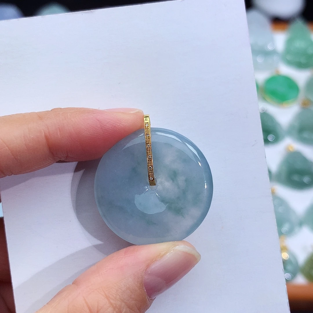 翡翠18K金镶嵌颈饰翡翠吊坠