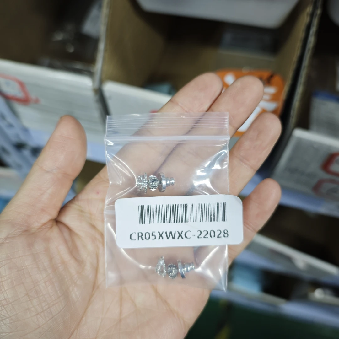 铜合金锆石耳饰 精致高级感个性设计镶嵌百搭耳环 CR05XWXC-22028