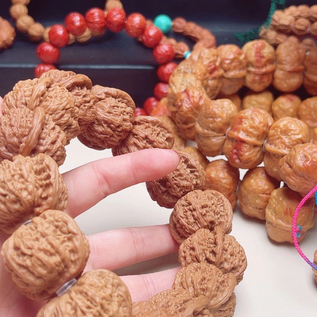 文玩核桃吊坠呓*白狮子