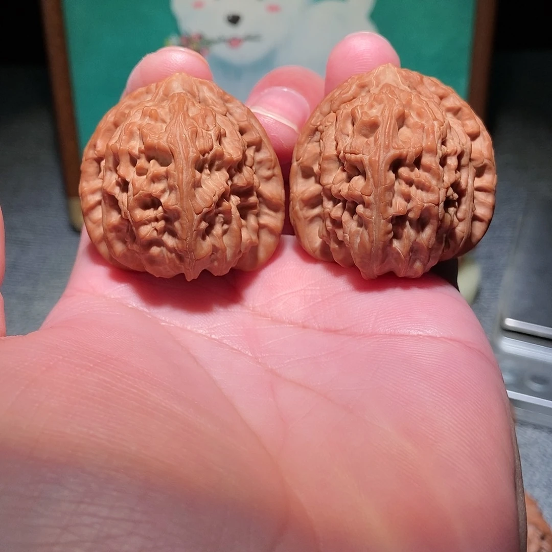 把件文玩核桃全品红皮三角白