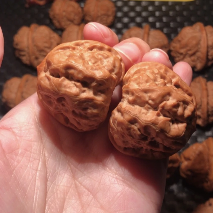 文玩核桃把件开背肌肉红皮40