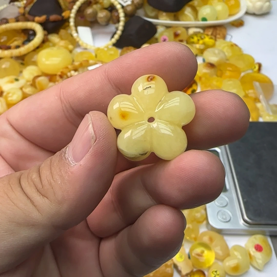 琥珀未镶嵌裸石4.8克