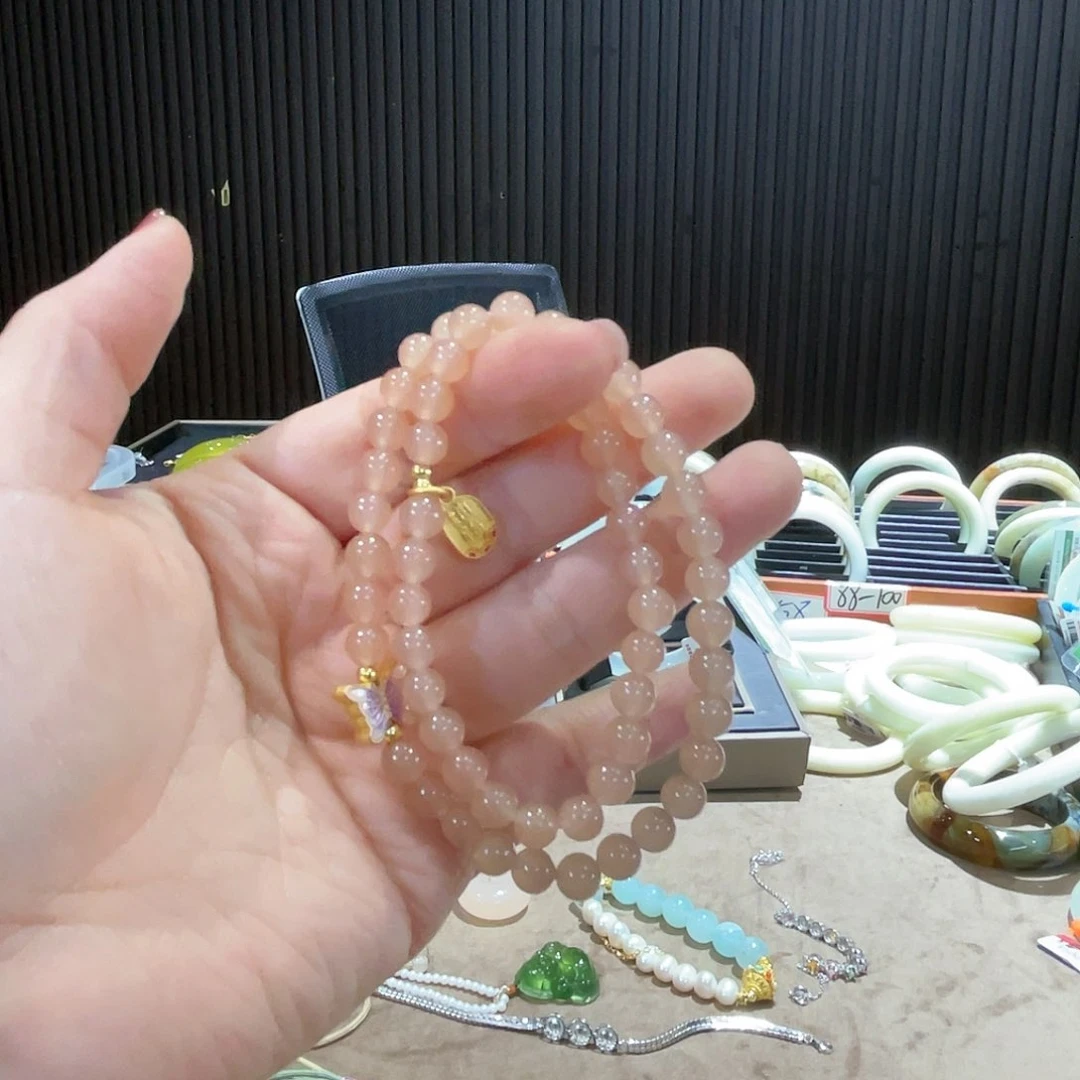 蛇纹石玉颈饰未镶嵌呼*?