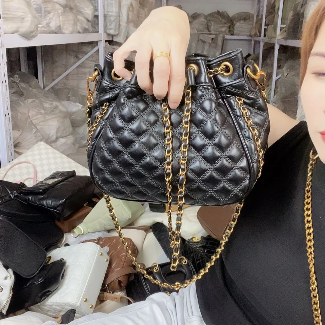蚕丝小牛剖层皮革PU