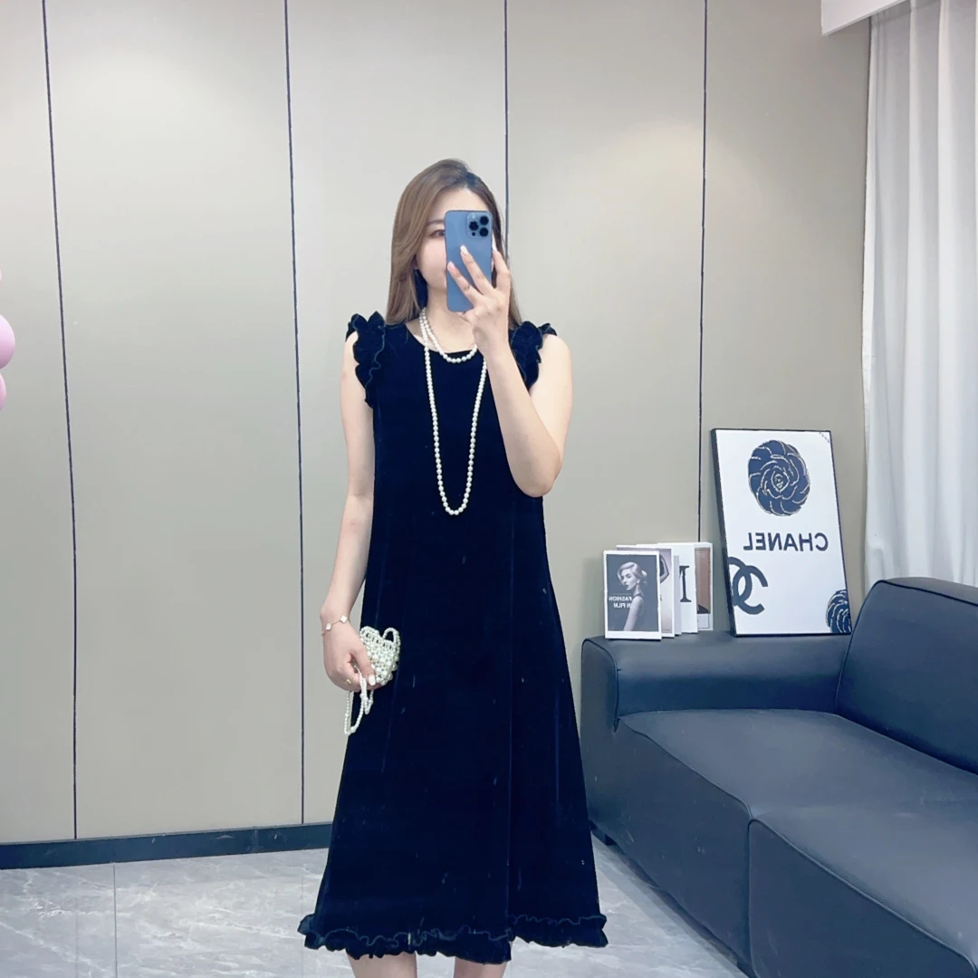 法式高级感木耳边无袖丝绒连衣裙女2025新款夏季宽松小个子长裙