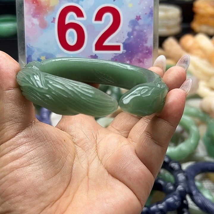 未镶嵌手镯石英岩玉