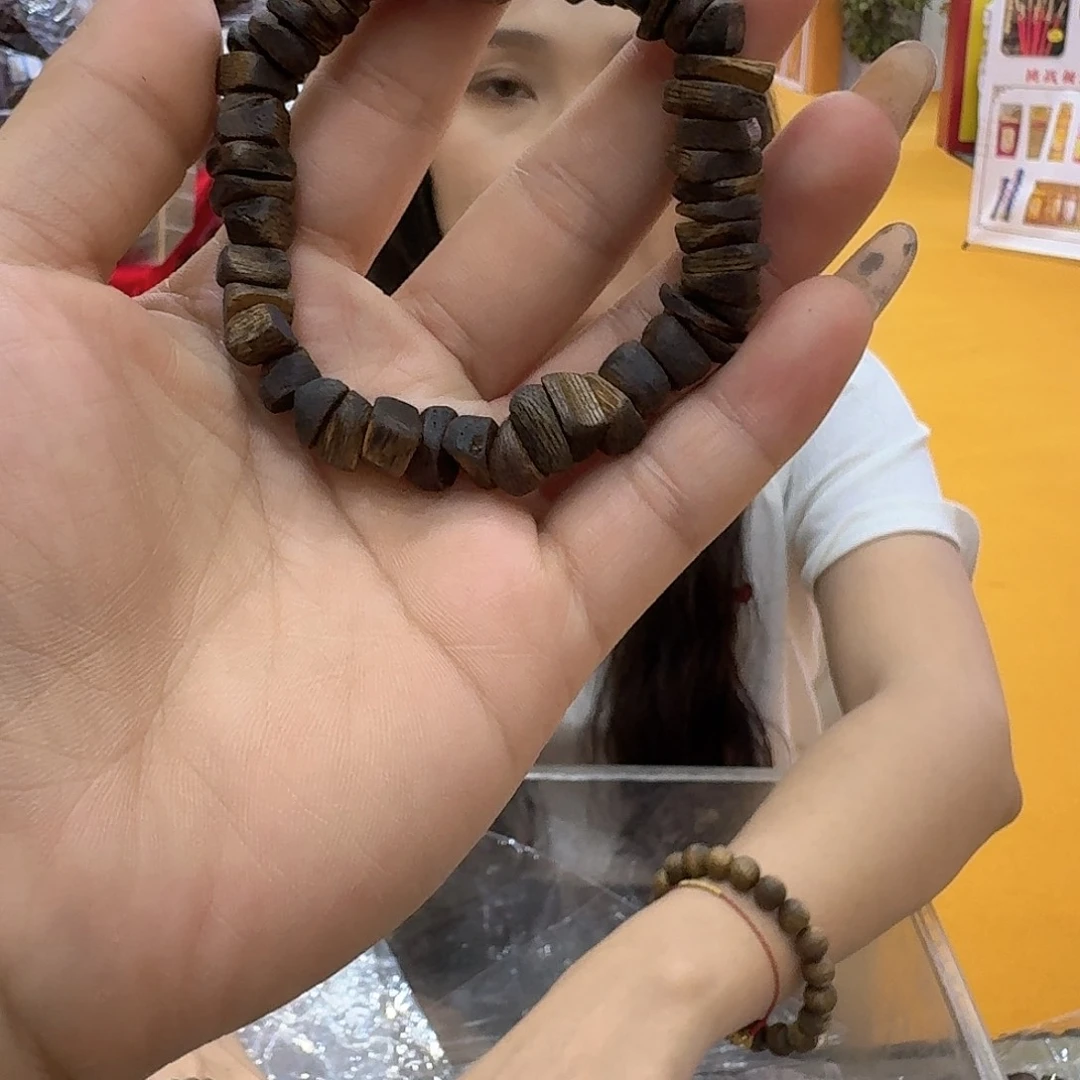 沉香手串绿奇楠1.0单圈多样性发一条