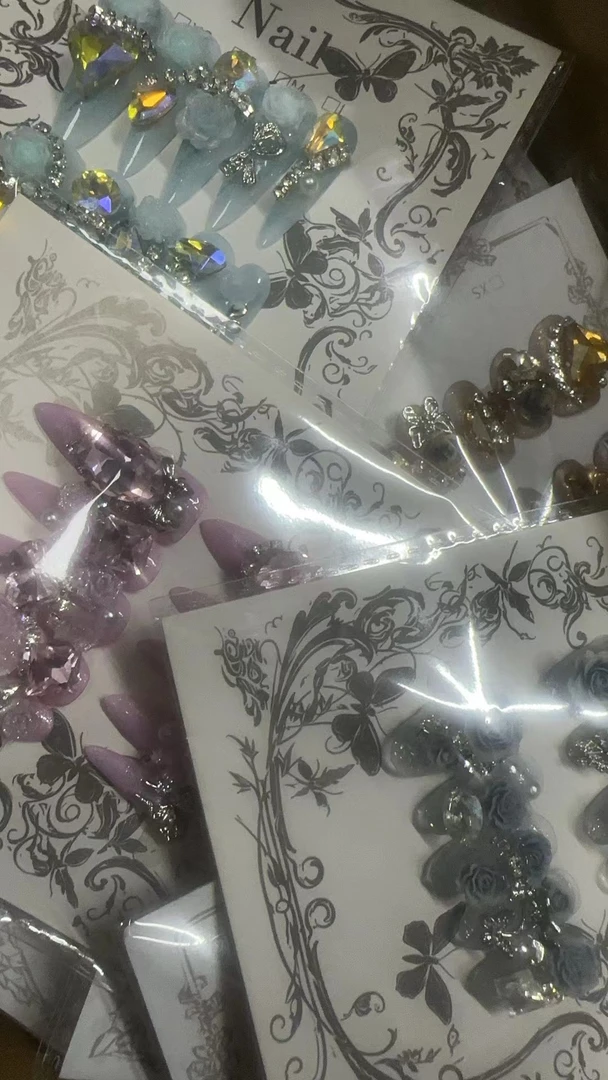 花钻穿戴甲，默认微瑕，掉钻自粘，无工具包