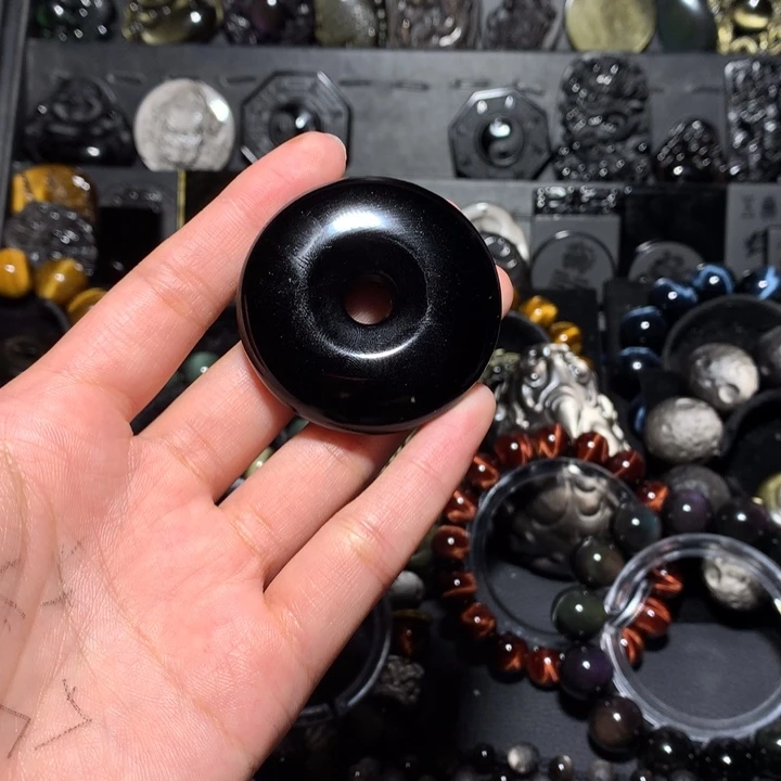 山***么黑曜岩未镶嵌珠宝奇石