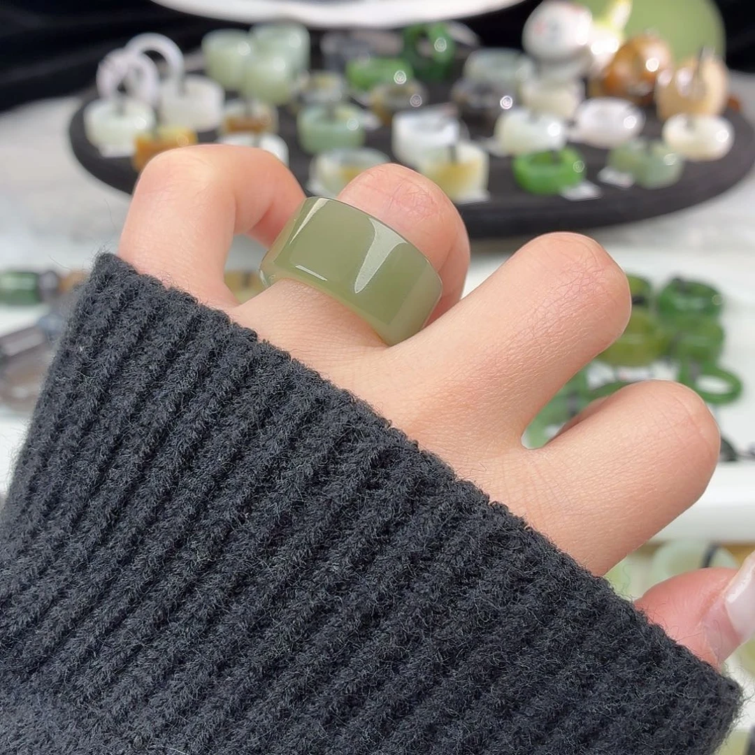 和田玉未镶嵌戒指S47湖水绿圆切17.5