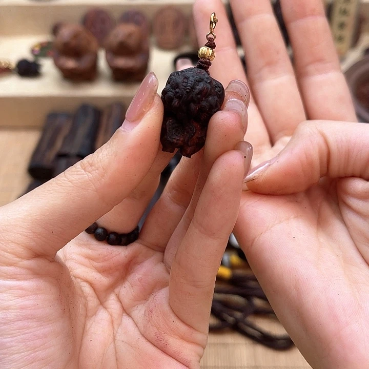 降真香其他2.5飞天貔貅雕刻件